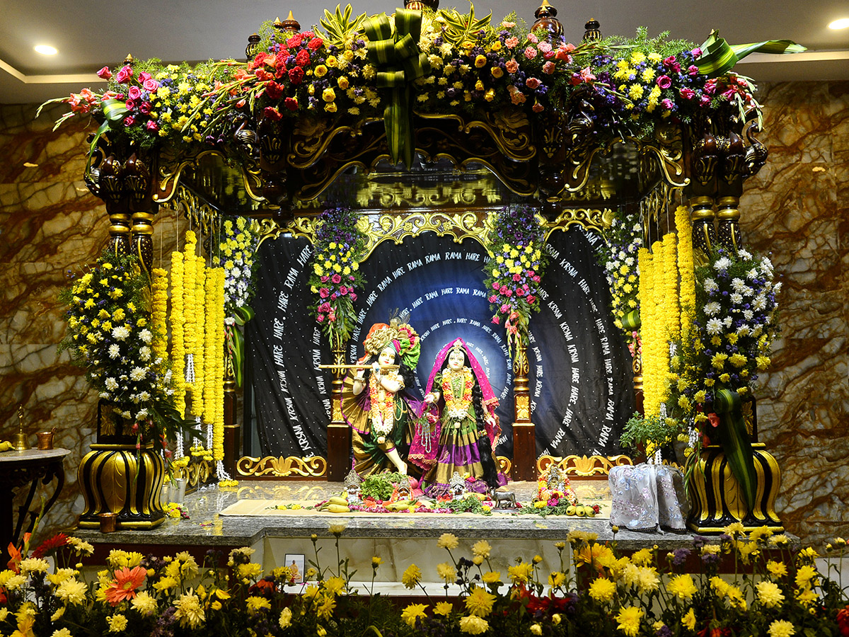 sri_20krishna_20janmashtami_20celebrations_20in_20telugu_20states_16.jpg 16