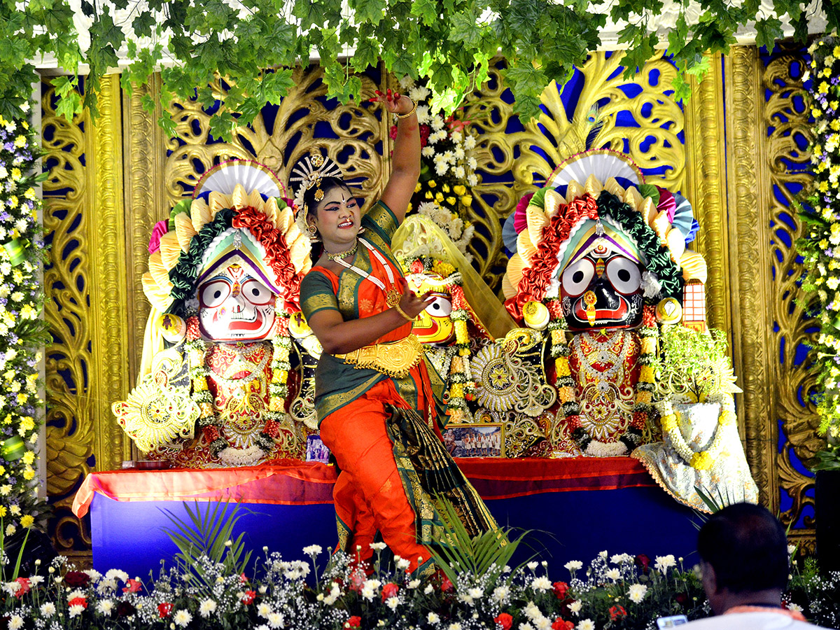 sri_20krishna_20janmashtami_20celebrations_20in_20telugu_20states_19.jpg 19