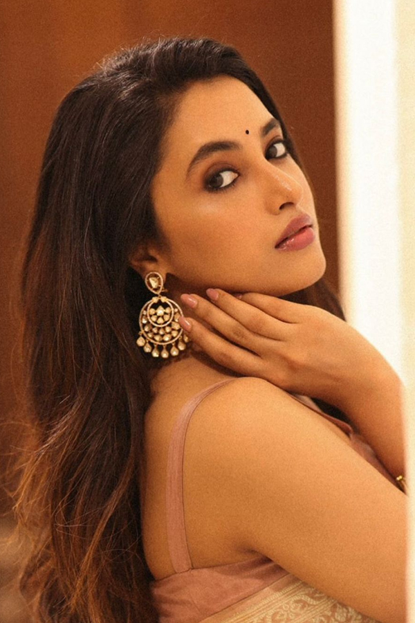 Priyanka-Arul-Mohan-3.jpg 4