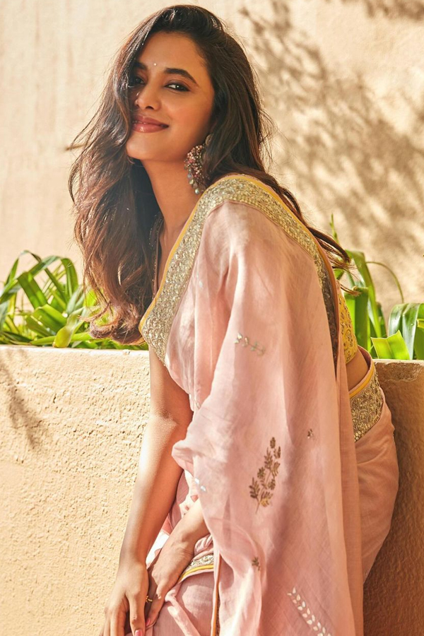 Priyanka-Arul-Mohan-8.jpg 9