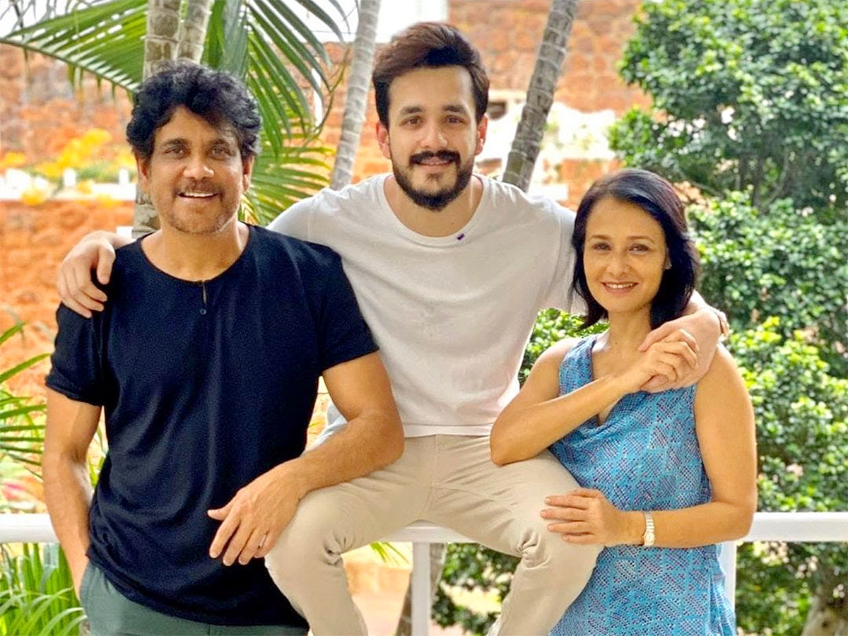 Akkineni_20Nagarjuna_20Rare_20and_20Unseen_20Photos__20_2812_29.jpg 12