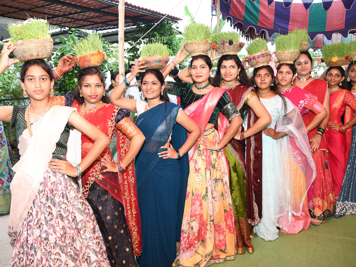 Teej_20Festival_20in_20Adilabad_20District_1.jpg 1