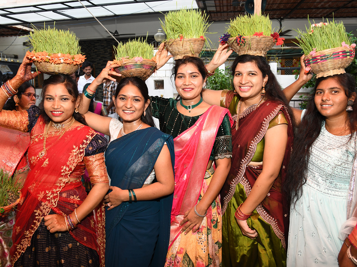 Teej_20Festival_20in_20Adilabad_20District_4.jpg 4