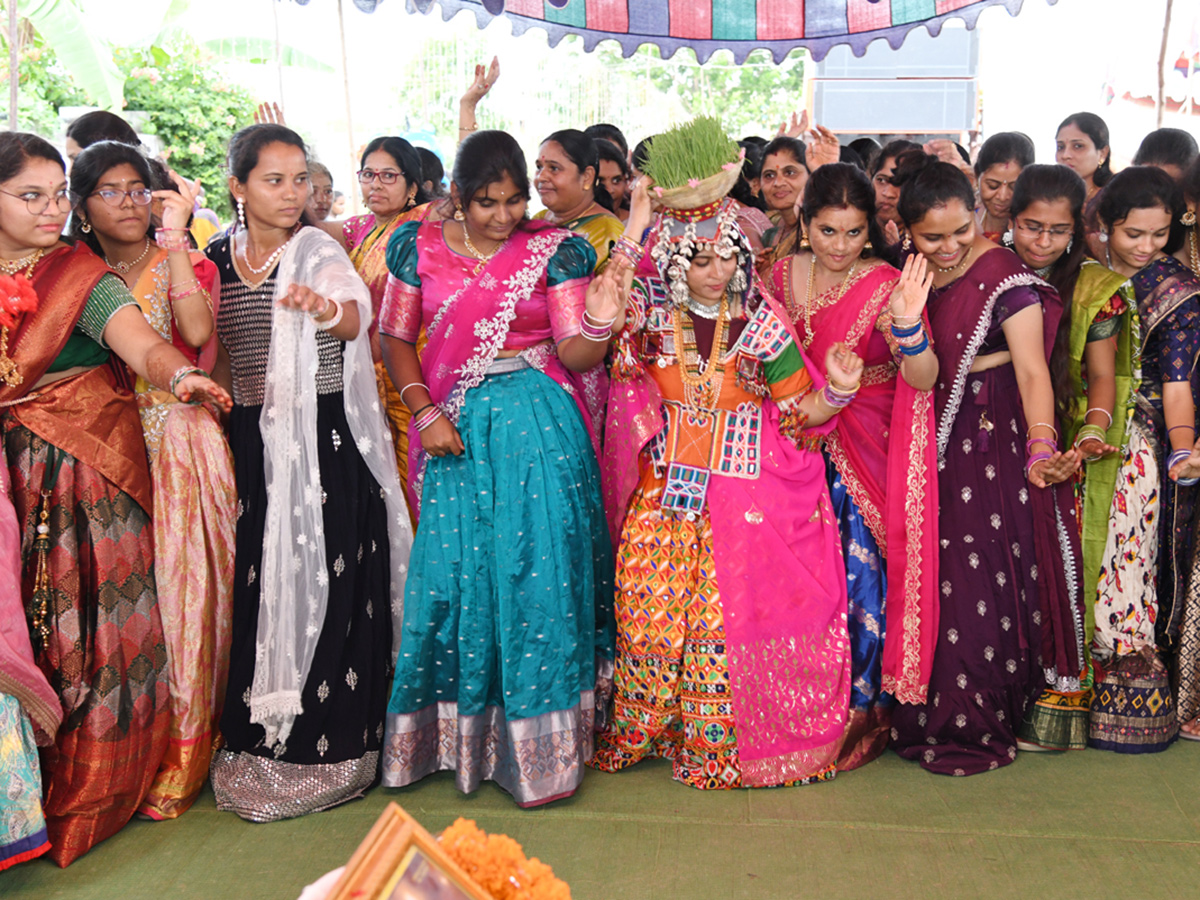 Teej_20Festival_20in_20Adilabad_20District_6.jpg 6