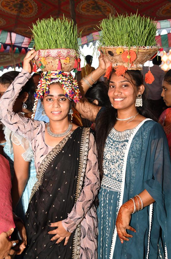 Teej_20Festival_20in_20Adilabad_20District_8.jpg 8