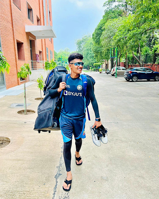 indian_20cricketer_20yash_20dhull_20photos__20_2813_29.jpg 13