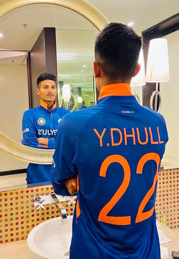 indian_20cricketer_20yash_20dhull_20photos__20_2816_29.jpg 16