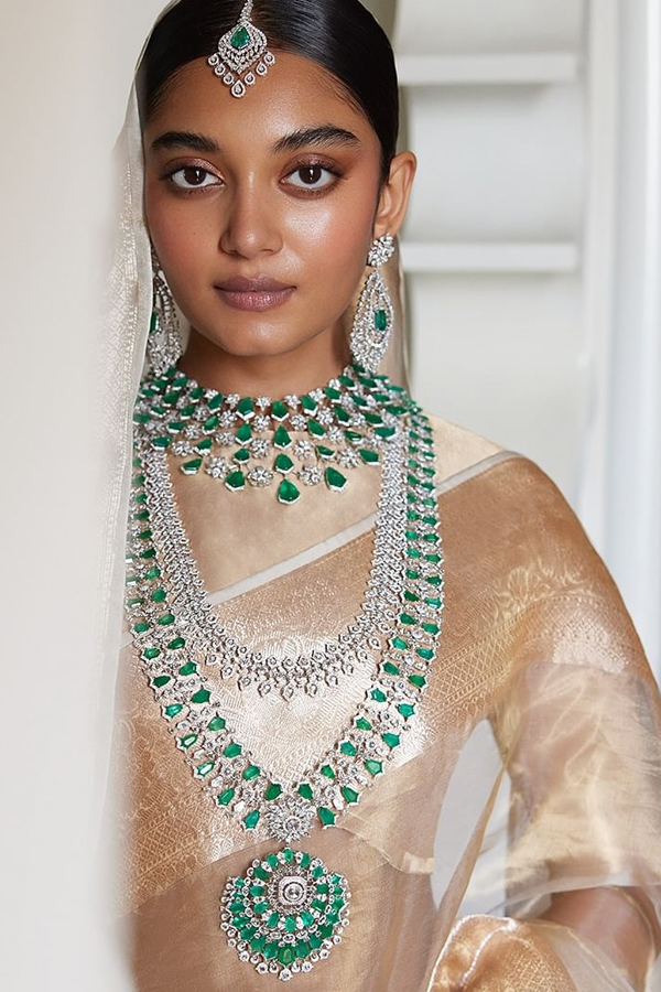 Manish-Malhotra-Jewellery-16.jpg 17