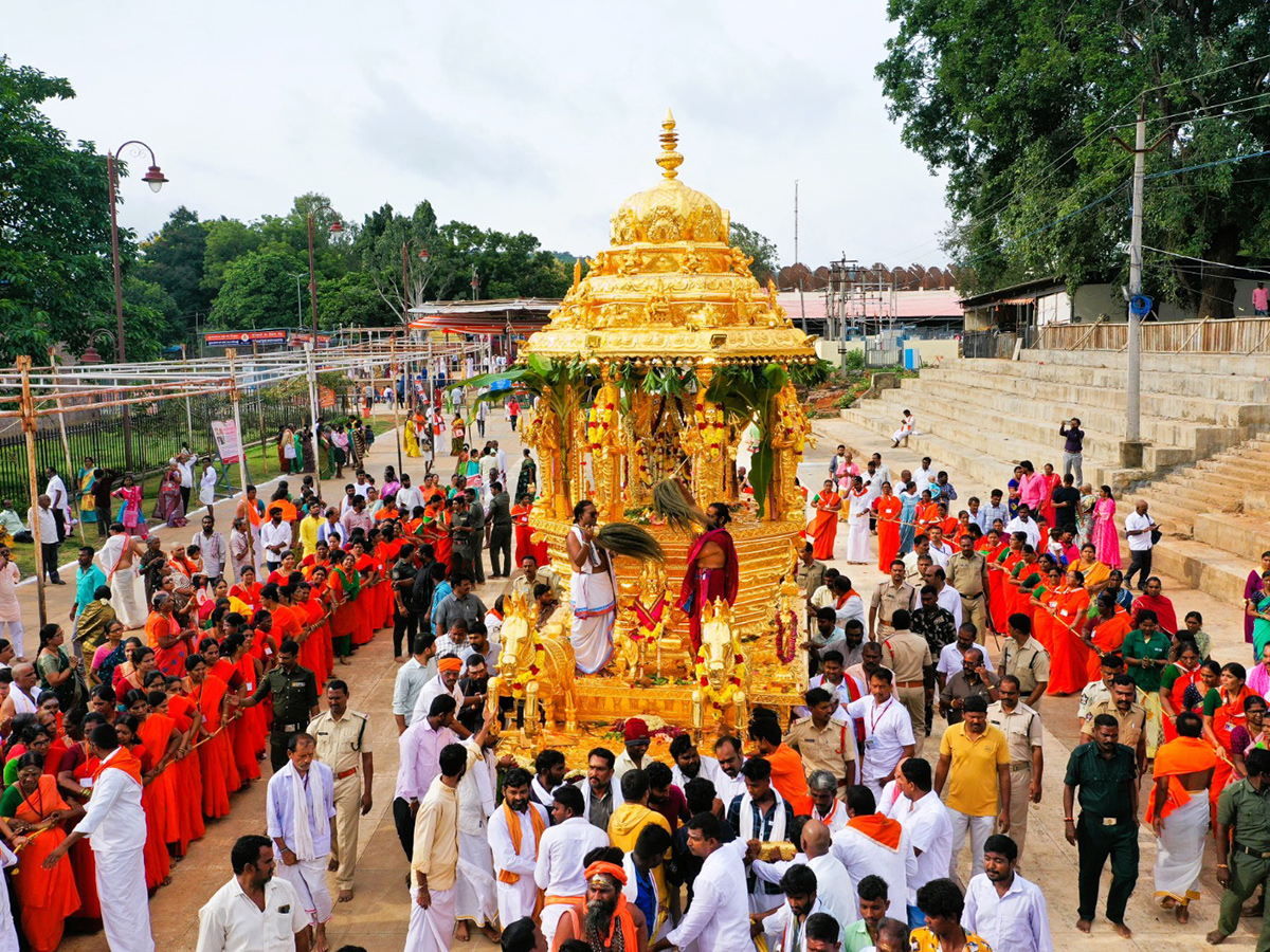 Swarna_20Rathotsavam_20For_20Sri_20Bhramaramba_20Mallikarjuna_20In_20Srisailam_1.jpg 1