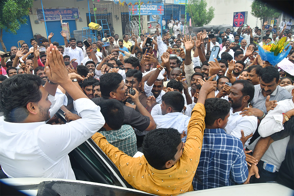 Grand_20Welcome_20To_20YS_20Jagan_20YSR_20District_20Tour_20Aug_2031_20Photos__20_285_29.jpg 5