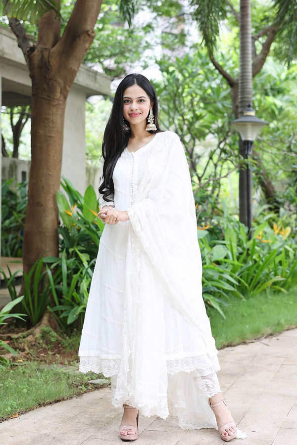 Nitanshi-Goel-3.jpg 4