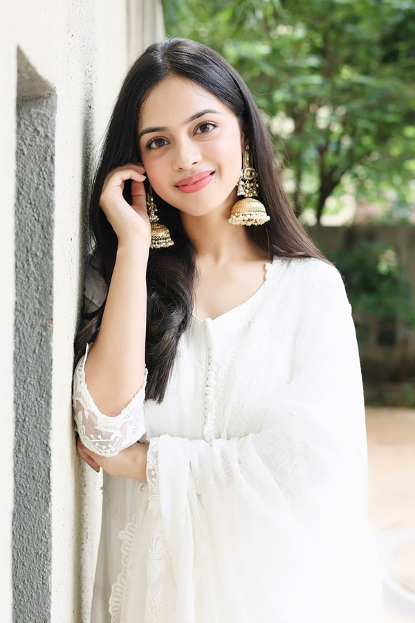Nitanshi-Goel-6.jpg 7