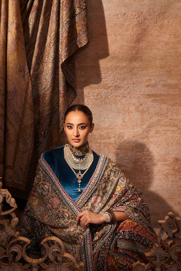 Tarun-Tahiliani-Bridal-Collection-12.jpg 13