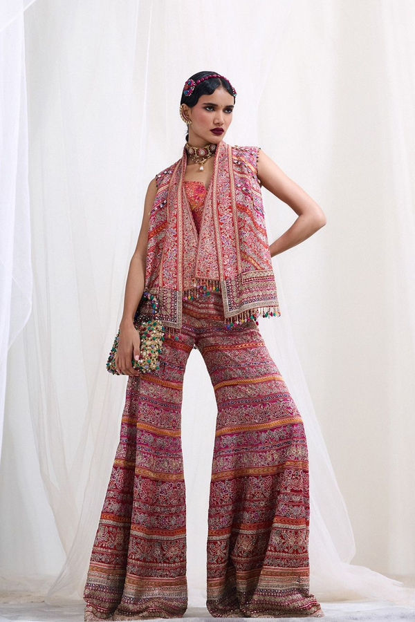 Tarun-Tahiliani-Bridal-Collection-13.jpg 14