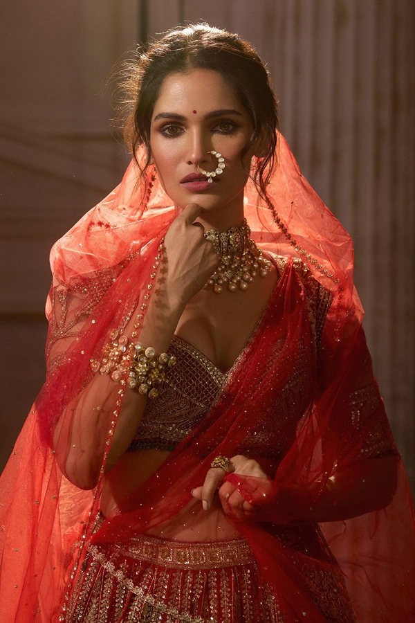 Tarun-Tahiliani-Bridal-Collection-14.jpg 15