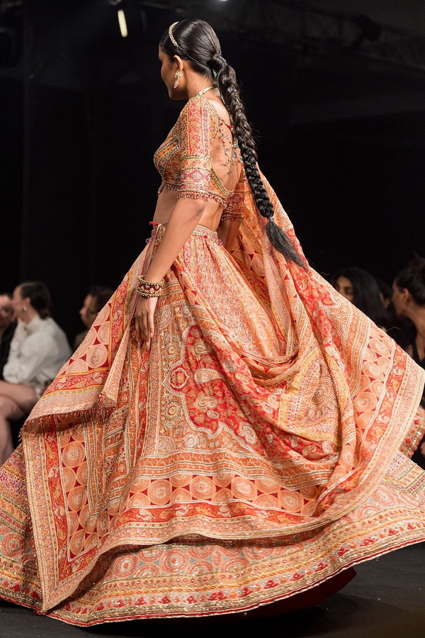 Tarun-Tahiliani-Bridal-Collection-19.jpg 20