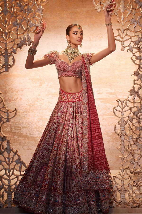 Tarun-Tahiliani-Bridal-Collection-3.jpg 4