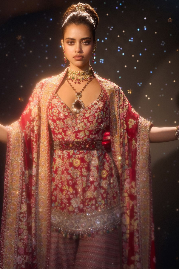 Tarun-Tahiliani-Bridal-Collection-9.jpg 10
