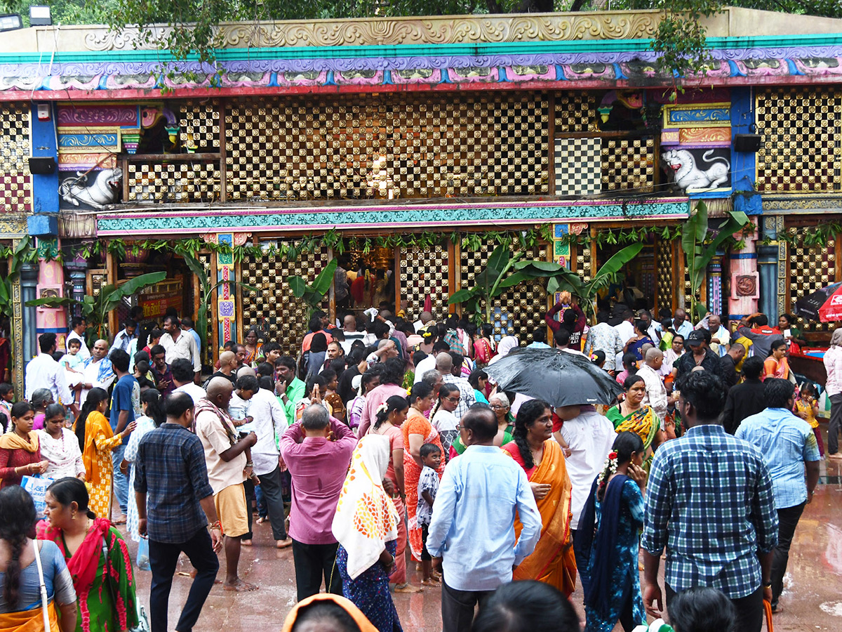 kanaka_20durga_20temple_20vijayawada_20photos__20_2810_29.jpg 10