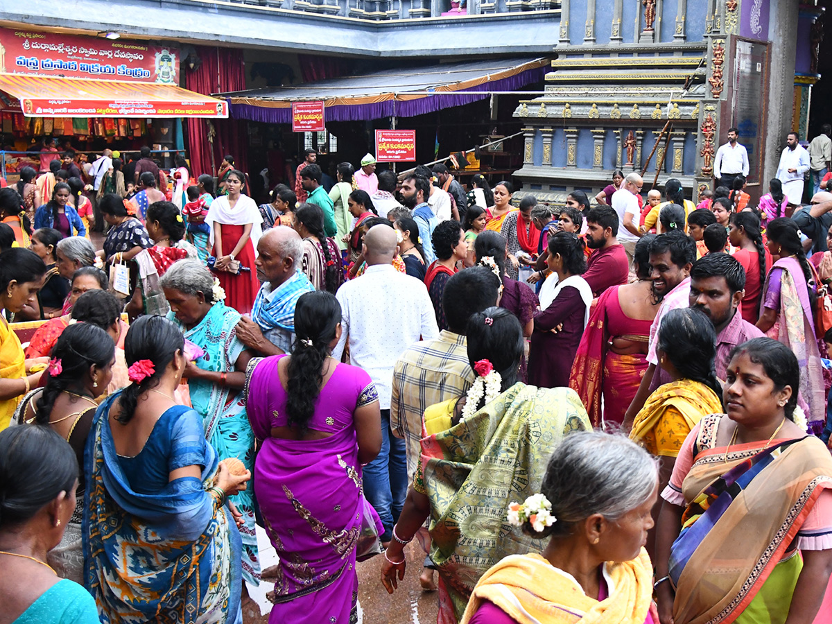 kanaka_20durga_20temple_20vijayawada_20photos__20_2811_29.jpg 11