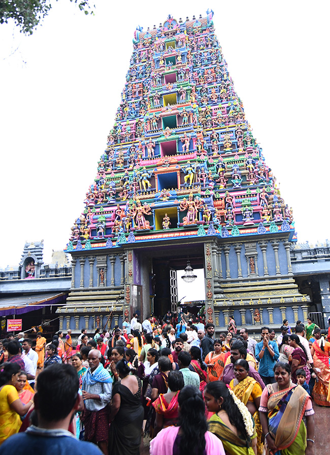kanaka_20durga_20temple_20vijayawada_20photos__20_2812_29.jpg 12