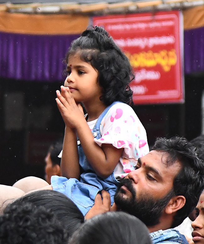 kanaka_20durga_20temple_20vijayawada_20photos__20_2815_29.jpg 15