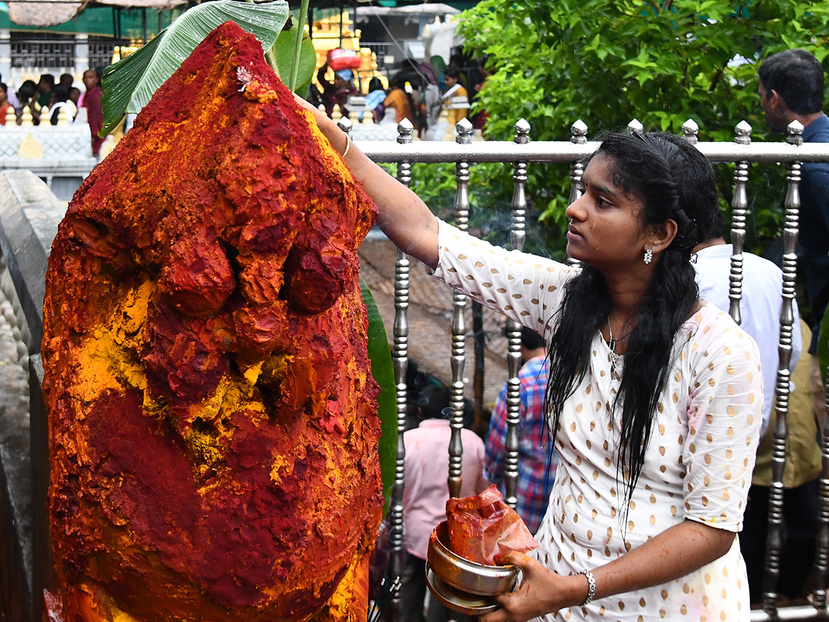 kanaka_20durga_20temple_20vijayawada_20photos__20_2823_29.jpg 23
