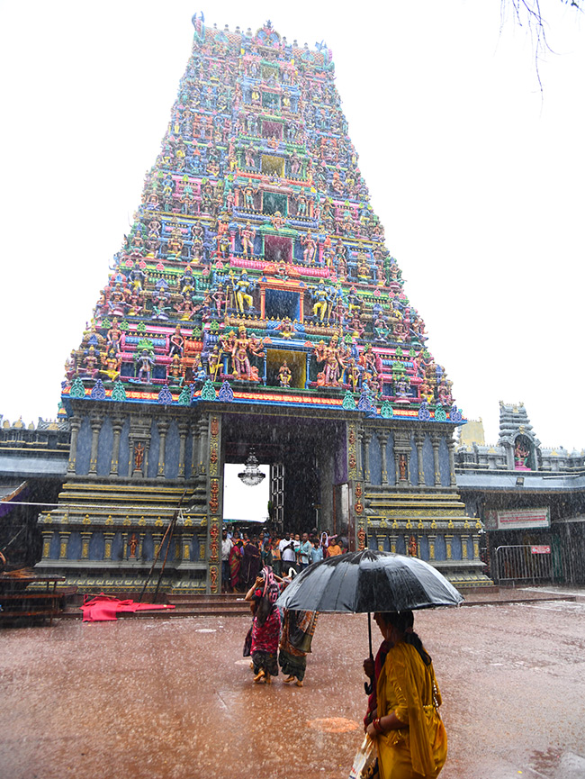 kanaka_20durga_20temple_20vijayawada_20photos__20_287_29.jpg 7