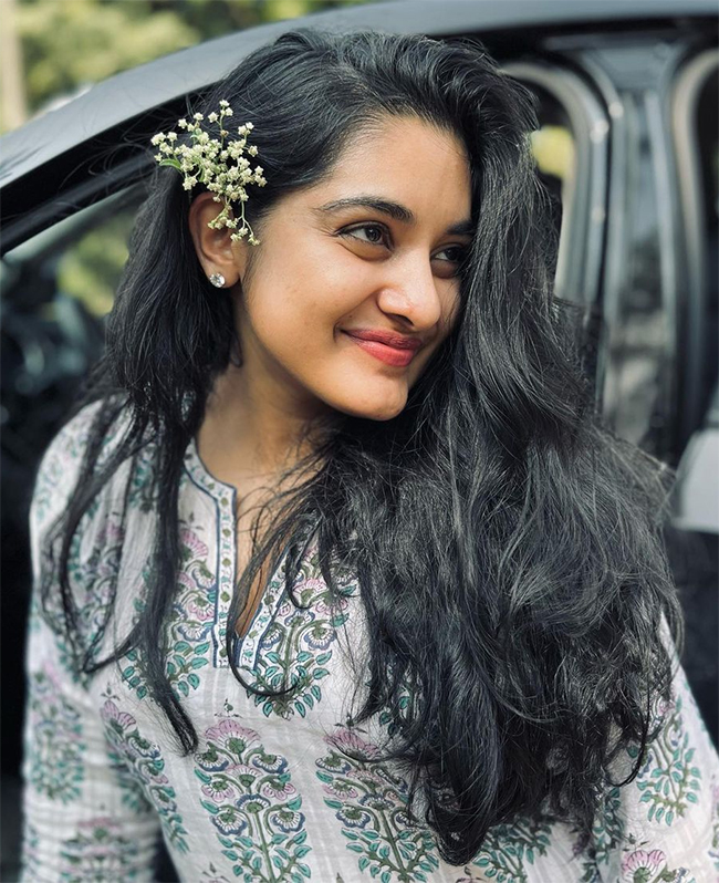 actress_20nivetha_20thomas_20photos_14.jpg 13