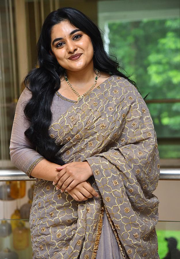 actress_20nivetha_20thomas_20photos_8.jpg 8