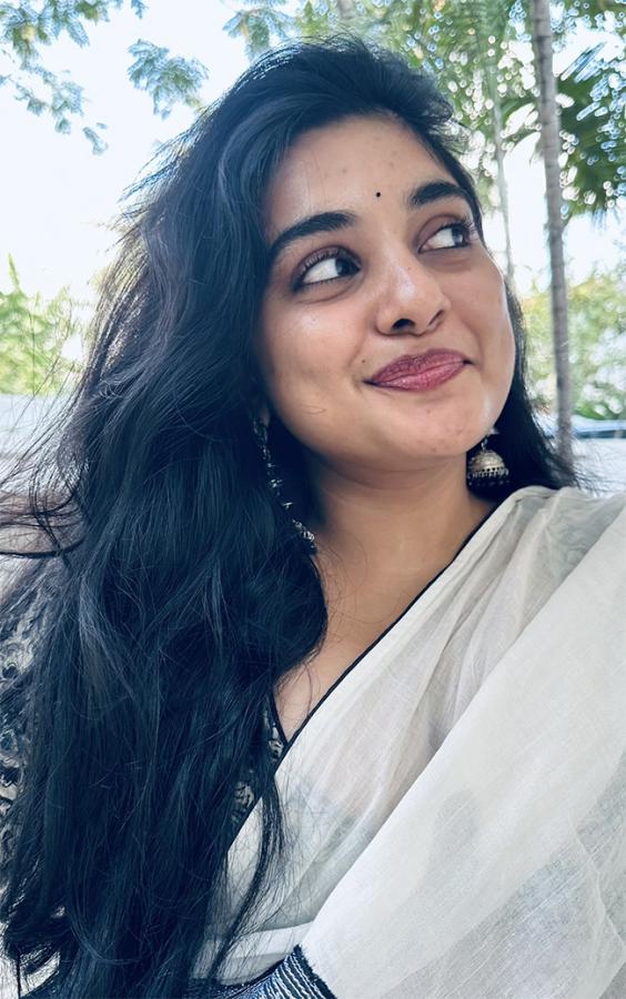 actress_20nivetha_20thomas_20photos_9.jpg 9