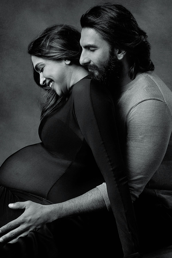 Deepika_20Padukone_2C_20Ranveer_20Singh_20share_20glimpses_20from_20pregnancy_20photoshoot_20_286_29.jpg 7