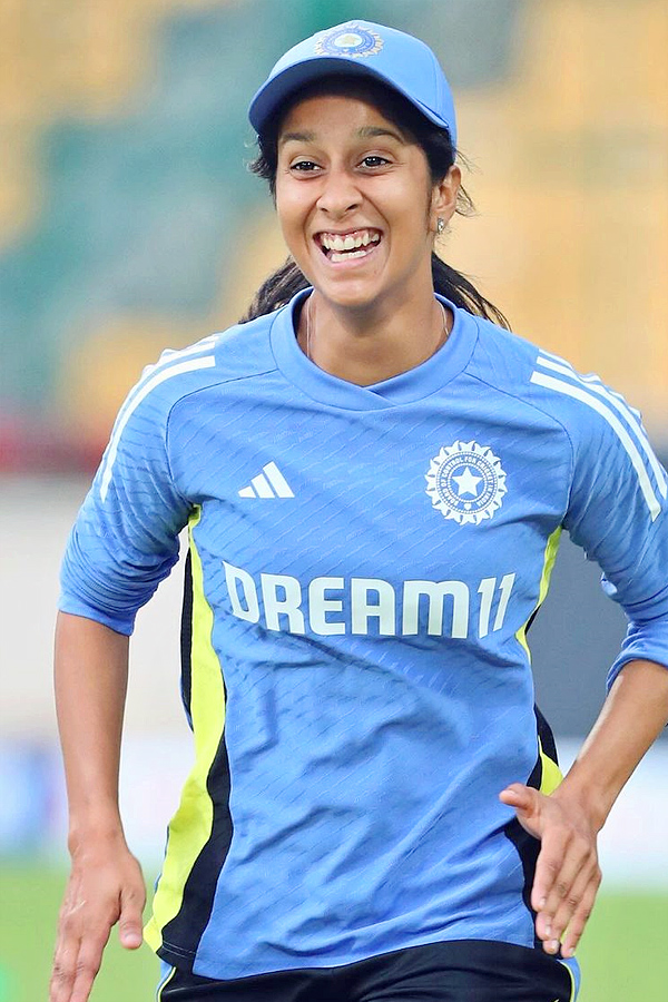 Jemimah_20Rodrigues_2C_20Smriti_20Mandhana_20among_20six_20Indians_20picked_20for_20BBL_20League_20Photos_20_285_29.jpg 6
