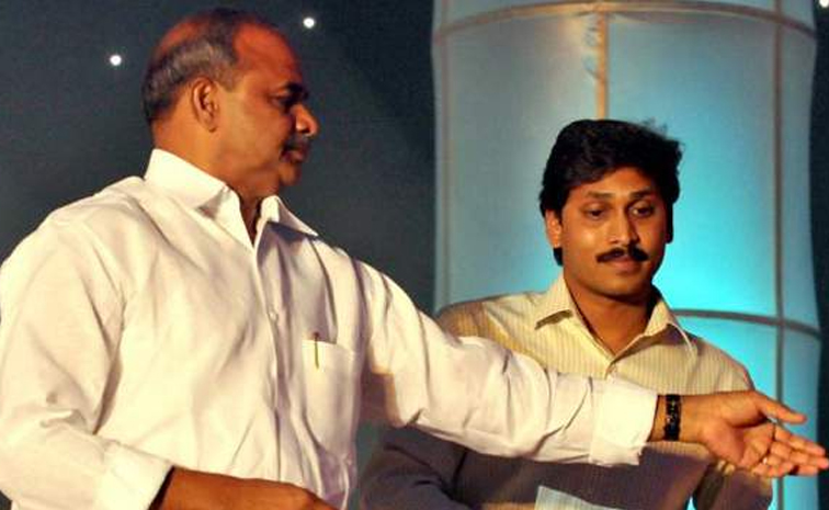 YS_Jagan_YSR_Tribute.jpg