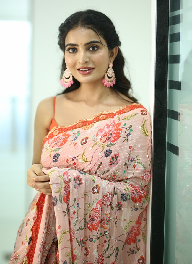Ananya_20Nagalla_20Launched_20Rida_20Radiance_20Skin_20and_20Hair_20Clinic_20at_20Gachibowli_14.jpg 13