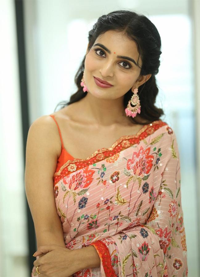Ananya_20Nagalla_20Launched_20Rida_20Radiance_20Skin_20and_20Hair_20Clinic_20at_20Gachibowli_9.jpg 8
