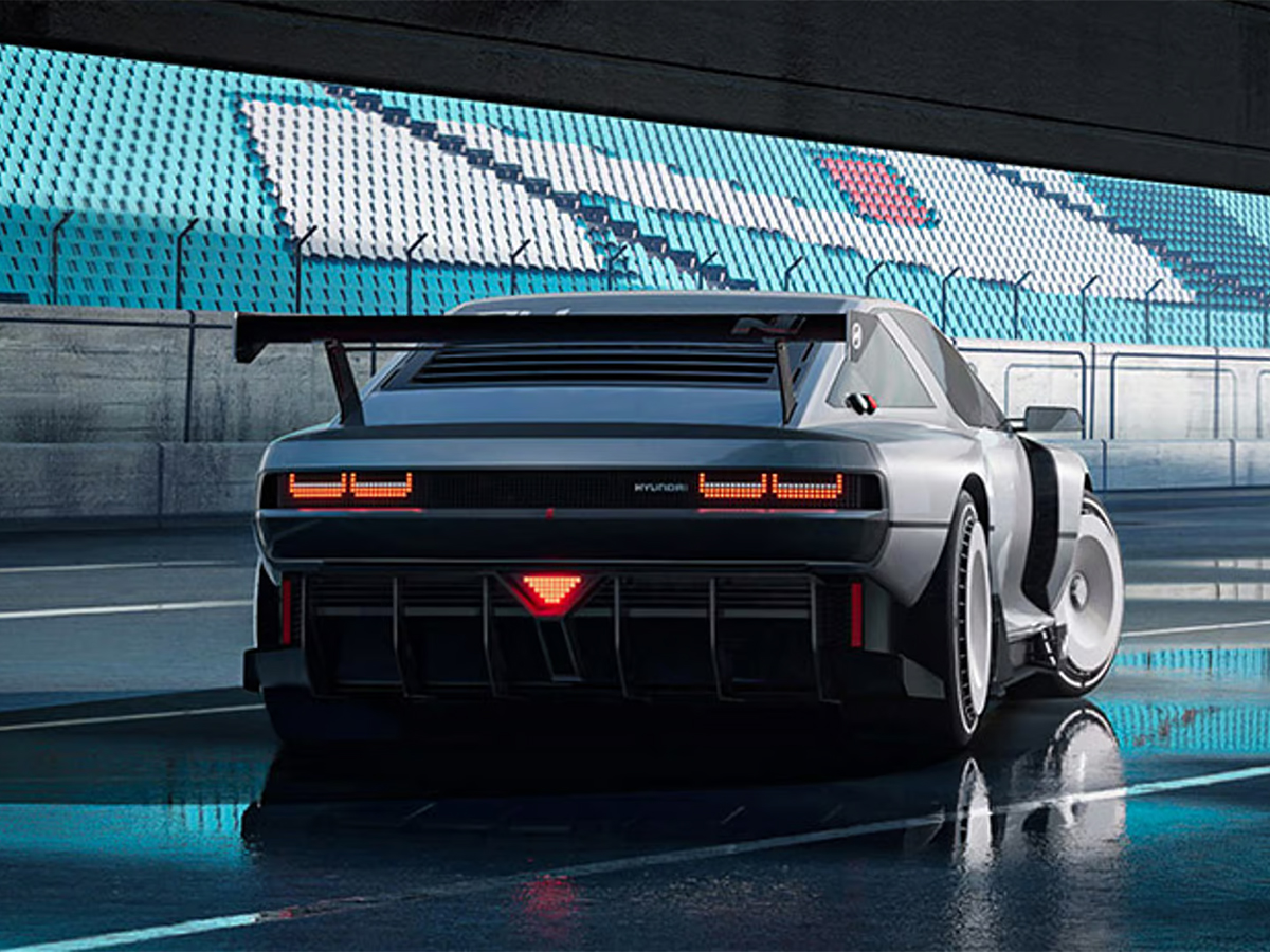 Hyundai_20zero_20emissions_20N_20Vision_2074_20concept_20car_20first_20appearance__20_286_29.jpg 6