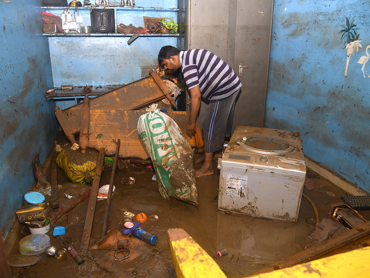 Khammam_20Floods_202024_20Photos__20_2817_29.jpg 17