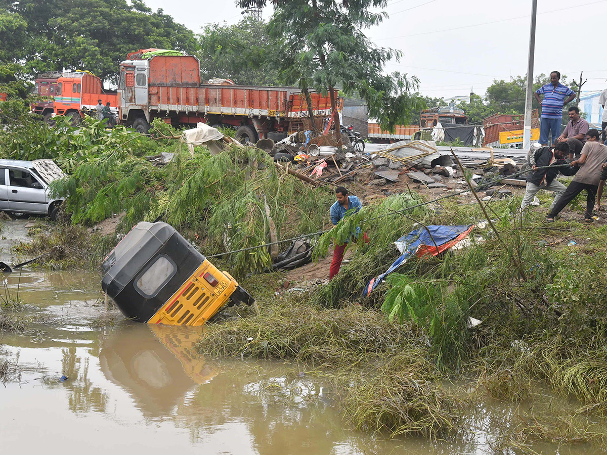 Khammam_20Floods_202024_20Photos__20_2827_29.jpg 27