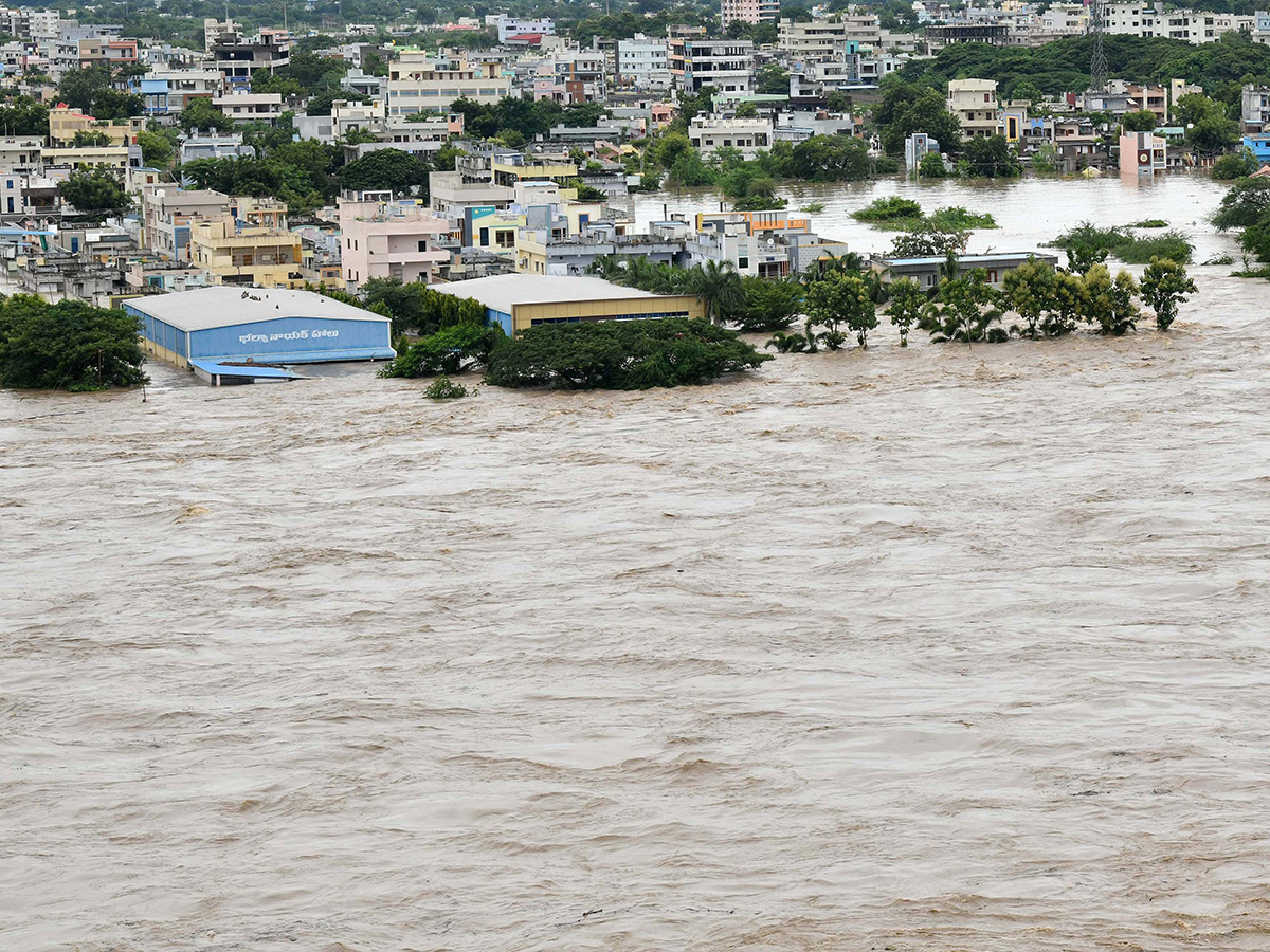 Khammam_20Floods_202024_20Photos__20_2831_29.jpg 31