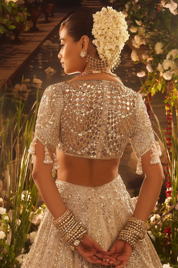 Manish-Malhotra-17.jpg 18