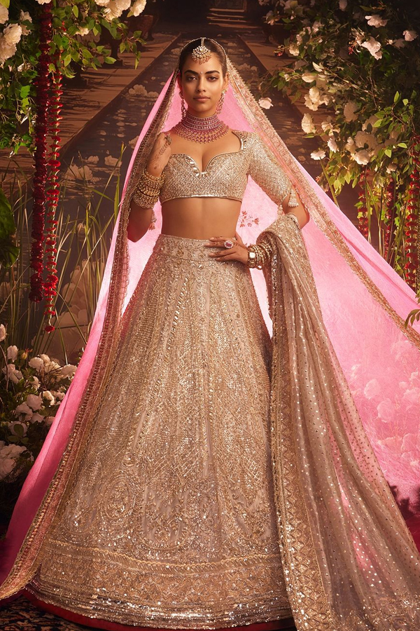 Manish-Malhotra-18.jpg 19