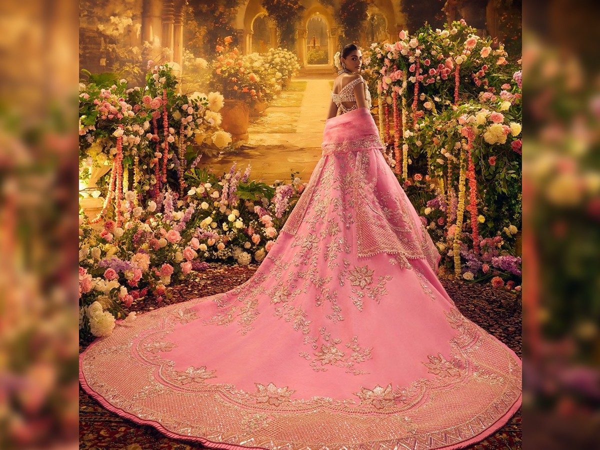 Manish-Malhotra-2.jpg 3