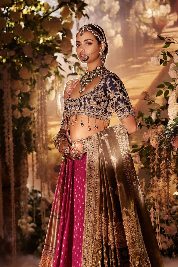 Manish-Malhotra-24.jpg 25