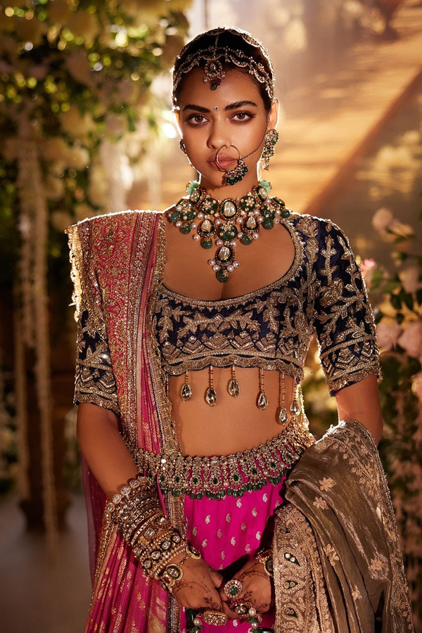 Manish-Malhotra-26.jpg 27