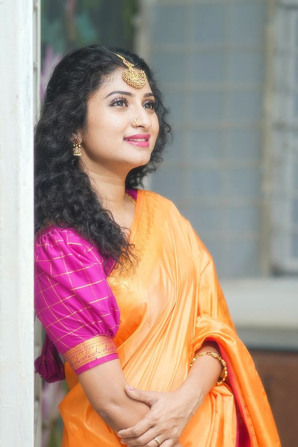 Vishnu-Priya-11.jpg 12