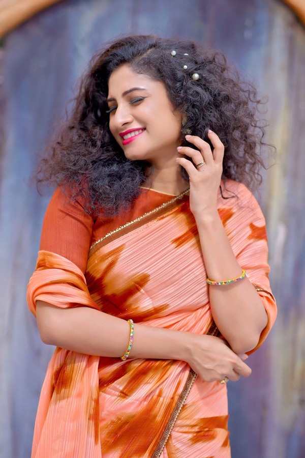 Vishnu-Priya-5.jpg 6