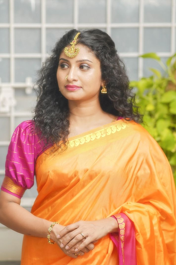 Vishnu-Priya-9.jpg 10