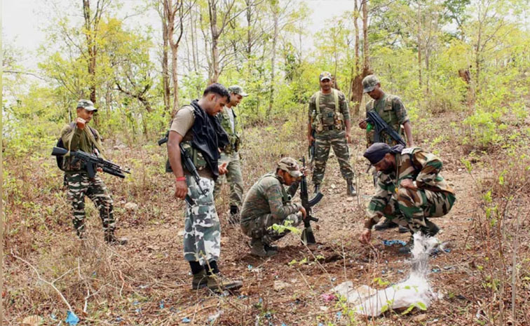 encounter_20in_20Chhattisgarh_26_23039_3Bs_20Dantewada.jpg