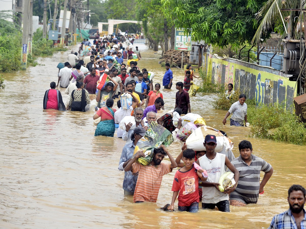 Ap-Floods-10.jpg 12